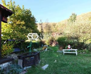 (PREDANÁ) ŠIKOVNÁ CHATA S POZEMKOM V NÁDHERNEJ LOKALITE PRI KOŠICIACH