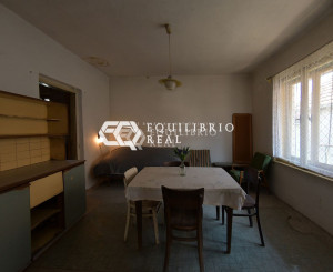 (PREDANÝ) 2 - izbový rodinný dom s krásnym veľkým pozemkom