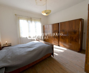 (PREDANÝ) 2 - izbový rodinný dom s krásnym veľkým pozemkom