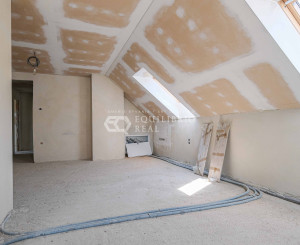 (ZRUŠENÝ) PREDAJ HOLODOMU S DVOJGARÁŽOU V OBCI JANÍK