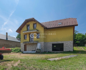 (ZRUŠENÝ) PREDAJ HOLODOMU S DVOJGARÁŽOU V OBCI JANÍK