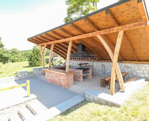 VÍNNA TUFOVA PIVNICA NA TOKAJI VO VEĽKEJ TŔNI