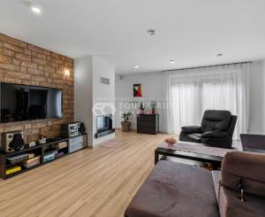 (PRERUŠENÝ PREDAJ) EXKLUZÍVNY PREDAJ - 5-IZBOVÝ NÍZKOENERGETICKÝ DOM - VODERADY