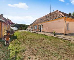 PREDAJ - 60-ÁROVÝ INVESTIČNÝ POZEMOK S DOMOM - VRAKÚŇ