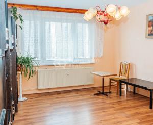 (PREDANÝ) VEĽKÝ 3-IZBOVÝ BYT V PÔVODNOM STAVE NA KVP V KOŠICIACH