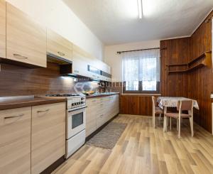 RODINNÝ DOM S VEĽKÝM POZEMKOM, 1711 M2, KOŠICE-BARCA