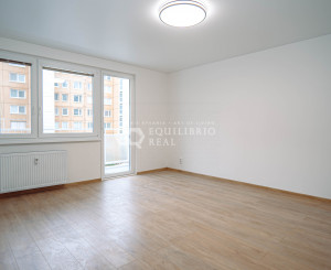 (PREDANÝ) KOMPLETNE ZREKONŠTRUOVANÝ 1 IZBOVÝ BYT NA VARŠAVSKEJ ULICI