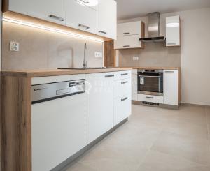 TOP CENOVÁ PONUKA - 3 IZBOVÝ BYT PO REKONŠTRUKCII V ŠACI