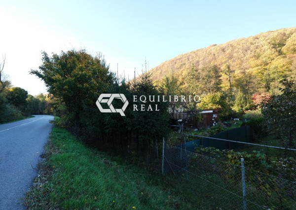 (PREDANÁ) ŠIKOVNÁ CHATA S POZEMKOM V NÁDHERNEJ LOKALITE PRI KOŠICIACH