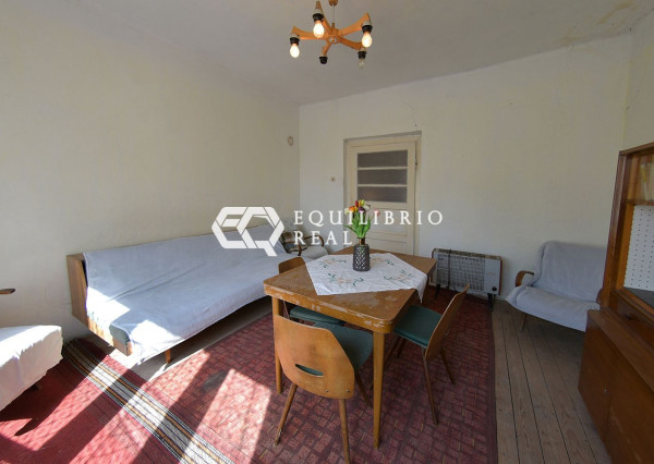 (PREDANÝ) 2 - izbový rodinný dom s krásnym veľkým pozemkom