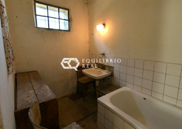 (PREDANÝ) 2 - izbový rodinný dom s krásnym veľkým pozemkom