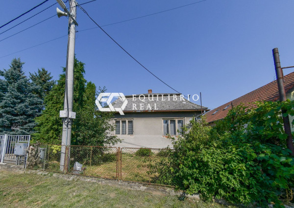 (PREDANÝ) 2 - izbový rodinný dom s krásnym veľkým pozemkom