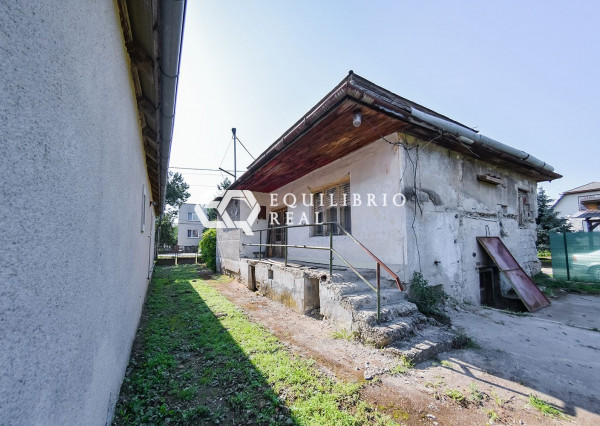 (PREDANÝ) 2 - izbový rodinný dom s krásnym veľkým pozemkom