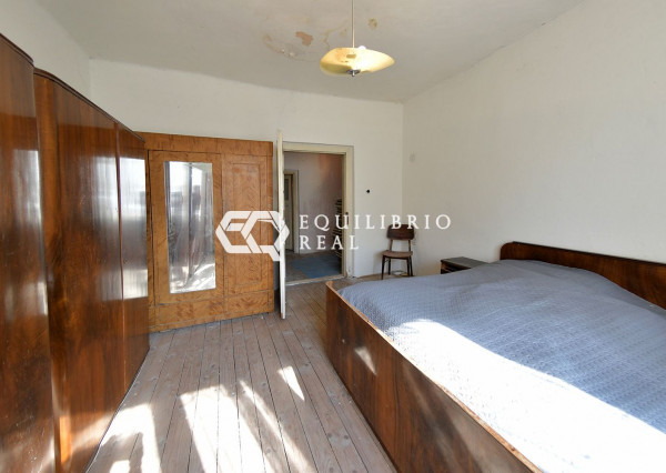 (PREDANÝ) 2 - izbový rodinný dom s krásnym veľkým pozemkom