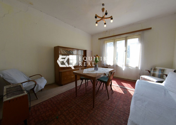 (PREDANÝ) 2 - izbový rodinný dom s krásnym veľkým pozemkom