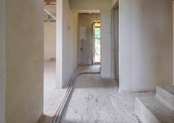 (ZRUŠENÝ) PREDAJ HOLODOMU S DVOJGARÁŽOU V OBCI JANÍK