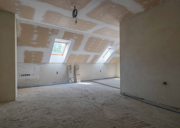 (ZRUŠENÝ) PREDAJ HOLODOMU S DVOJGARÁŽOU V OBCI JANÍK