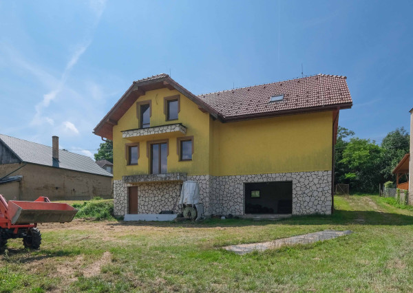 (ZRUŠENÝ) PREDAJ HOLODOMU S DVOJGARÁŽOU V OBCI JANÍK