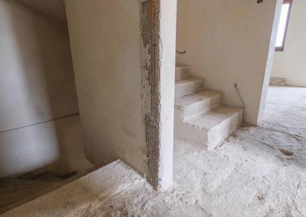 (ZRUŠENÝ) PREDAJ HOLODOMU S DVOJGARÁŽOU V OBCI JANÍK