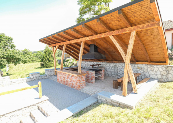 VÍNNA TUFOVA PIVNICA NA TOKAJI VO VEĽKEJ TŔNI