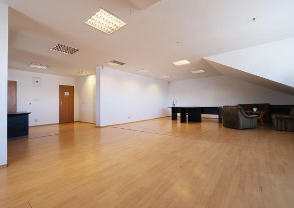 (PRENAJATÝ) PERFEKTNÝ OBCHODNÝ PRIESTOR PRIPRAVENÝ PRE VAŠE PODNIKANIE