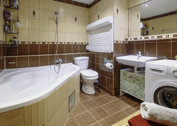 (PREDANÝ) PEKNÝ 3-IZBOVÝ BYT, 55 m2, KOŠICE-TERASA