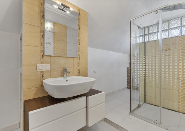 EXKLUZÍVNY PREDAJ - 4-IZBOVÝ DOM - VEĽKÉ ÚĽANY