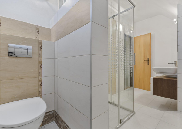 EXKLUZÍVNY PREDAJ - 4-IZBOVÝ DOM - VEĽKÉ ÚĽANY