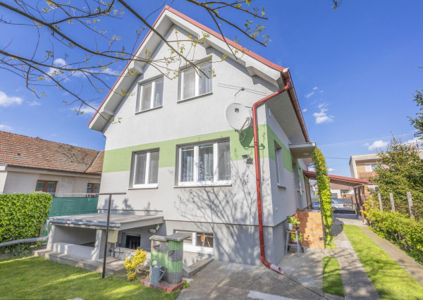 EXKLUZÍVNY PREDAJ - 4-IZBOVÝ DOM - VEĽKÉ ÚĽANY