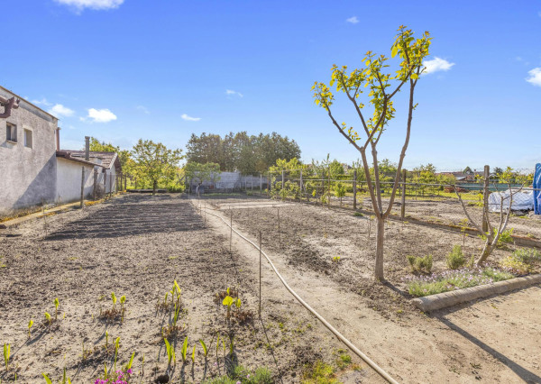 EXKLUZÍVNY PREDAJ - 4-IZBOVÝ DOM - VEĽKÉ ÚĽANY