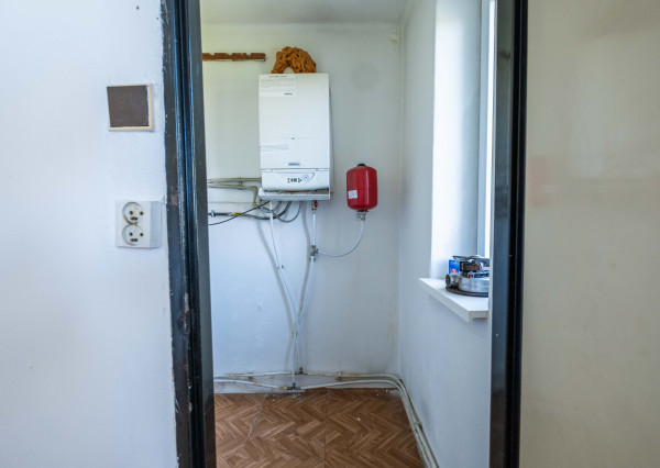 (PREDANÝ) NA PREDAJ 3-IZBOVÝ TEHLOVÝ BYT LUČENEC