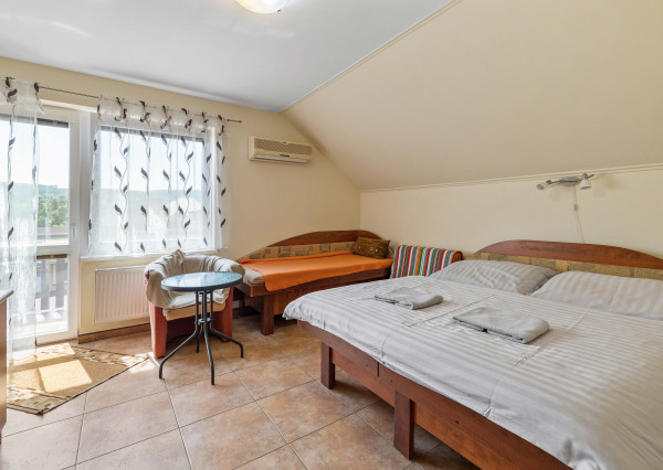 PREDAJ - 10-IZBOVÝ DOM - PENZIÓN - PODHÁJSKA