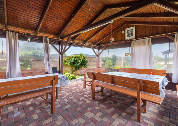 PREDAJ - 10-IZBOVÝ DOM - PENZIÓN - PODHÁJSKA