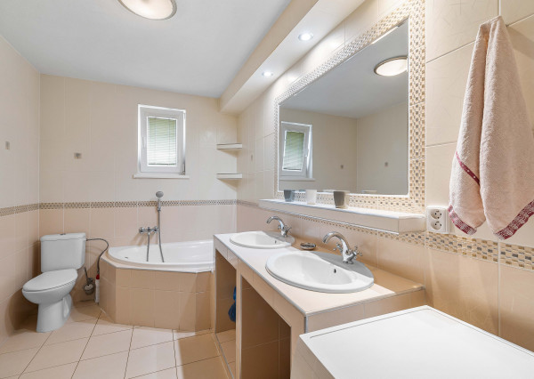 PREDAJ - 10-IZBOVÝ DOM - PENZIÓN - PODHÁJSKA