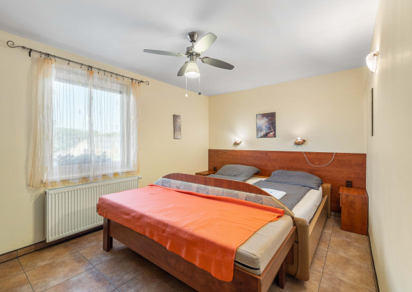 PREDAJ - 10-IZBOVÝ DOM - PENZIÓN - PODHÁJSKA