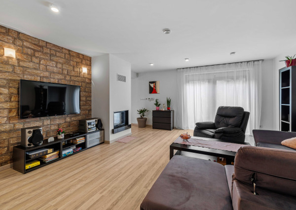 (PRERUŠENÝ PREDAJ) EXKLUZÍVNY PREDAJ - 5-IZBOVÝ NÍZKOENERGETICKÝ DOM - VODERADY