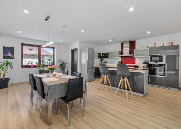 (PRERUŠENÝ PREDAJ) EXKLUZÍVNY PREDAJ - 5-IZBOVÝ NÍZKOENERGETICKÝ DOM - VODERADY