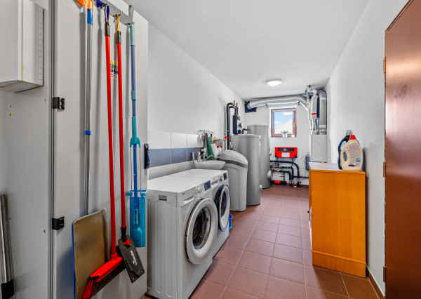 (PRERUŠENÝ PREDAJ) EXKLUZÍVNY PREDAJ - 5-IZBOVÝ NÍZKOENERGETICKÝ DOM - VODERADY