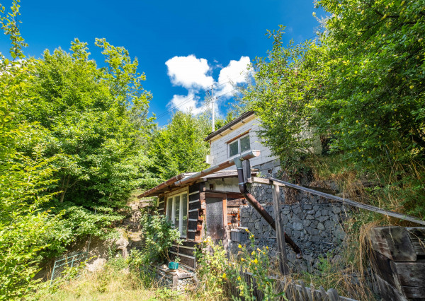 (TVORBA NOVEJ INZERCIE) UCHMATNITE SI ZÁHRADU V NIŽNOM KLÁTOVE ZA SKVELÚ CENU