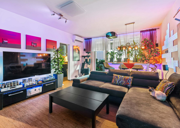 (PREDANÝ) EXKLUZÍVNY PREDAJ - MODERNÁ DELUXE 2-GARSÓNKA V PETRŽALKE