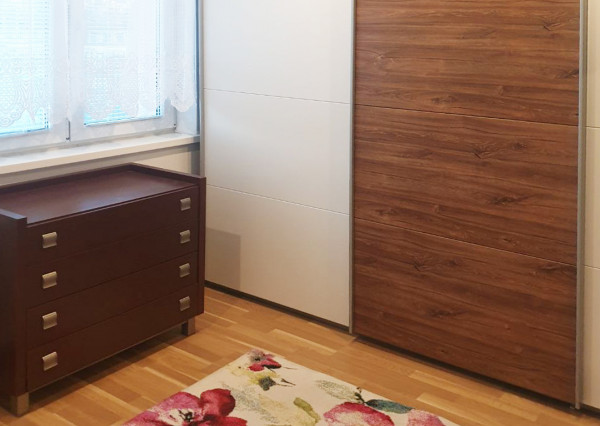 (PRENAJATÉ) PRENÁJOM 2 IZBOVÉHO BYTU NA MIŠKOVECKEJ ULICI