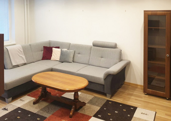 (PRENAJATÉ) PRENÁJOM 2 IZBOVÉHO BYTU NA MIŠKOVECKEJ ULICI