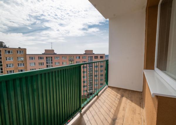 (PREDANÉ) ELEGANTNÝ 2 IZBOVÝ BYT S LODŽIOU A MODERNOU REKONŠTRUKCIOU