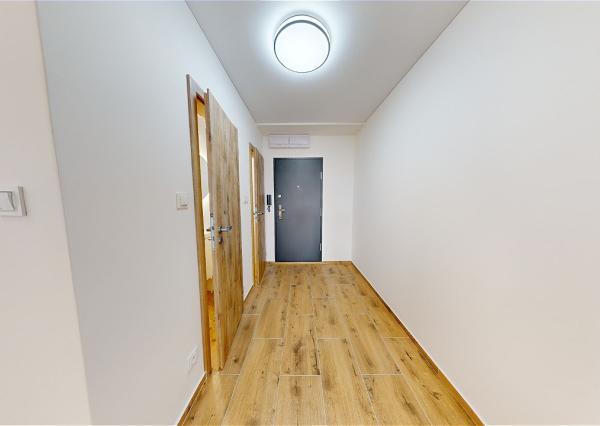 (PREDANÉ) ELEGANTNÝ 2 IZBOVÝ BYT S LODŽIOU A MODERNOU REKONŠTRUKCIOU