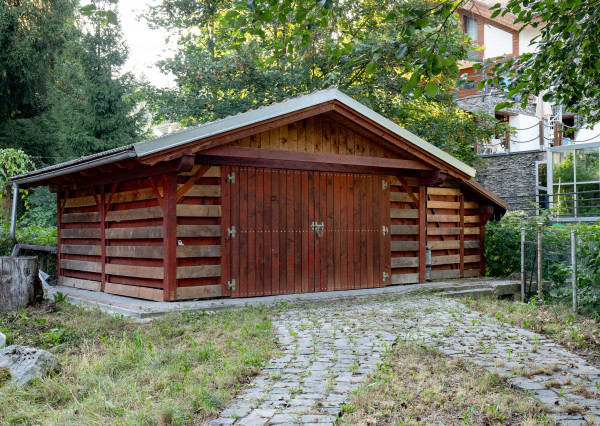 NA PREDAJ VÝNIMOČNÝ REKREAČNÝ DOM S UMELECKÝM NÁDYCHOM