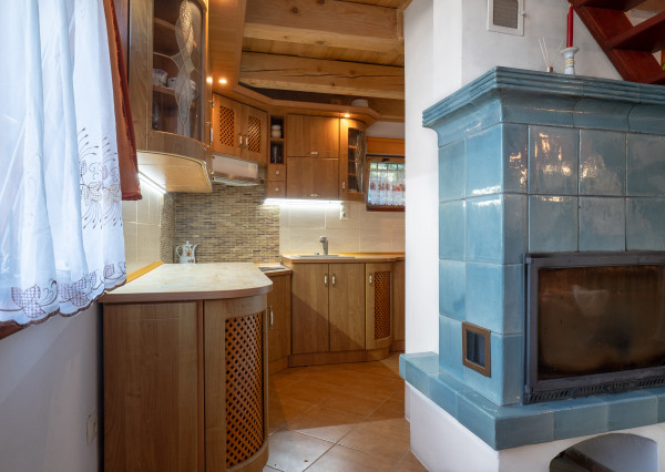 NA PREDAJ VÝNIMOČNÝ REKREAČNÝ DOM S UMELECKÝM NÁDYCHOM