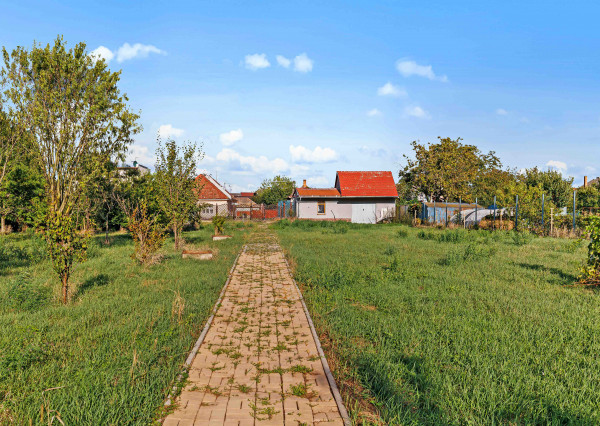 PREDAJ - 60-ÁROVÝ INVESTIČNÝ POZEMOK S DOMOM - VRAKÚŇ