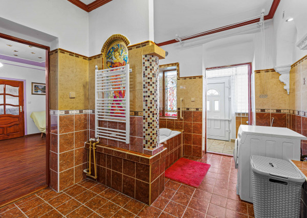 PREDAJ - 60-ÁROVÝ INVESTIČNÝ POZEMOK S DOMOM - VRAKÚŇ