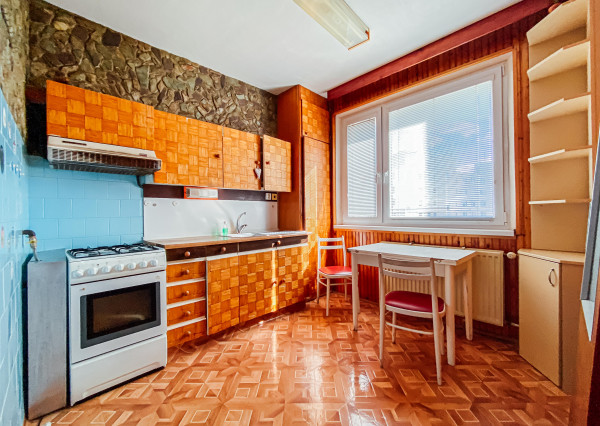 (PREDANÝ) VEĽKÝ 3-IZBOVÝ BYT V PÔVODNOM STAVE NA KVP V KOŠICIACH