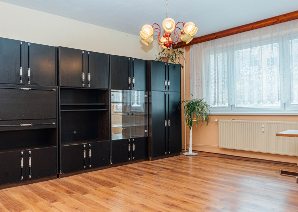 (PREDANÝ) VEĽKÝ 3-IZBOVÝ BYT V PÔVODNOM STAVE NA KVP V KOŠICIACH